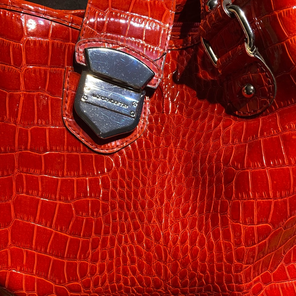 Liz Claiborne Vibrant Red Embossed Tote - Picture 6 of 9